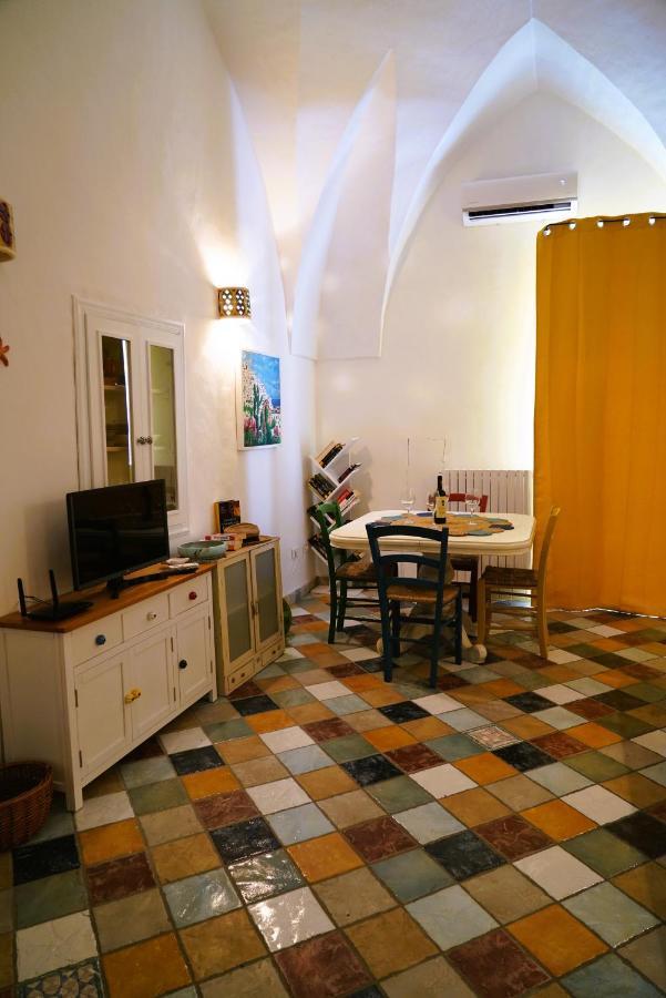 Villa Domus Magistri - A Pochi Passi Dal Centro Storico Ostuni Exterior foto